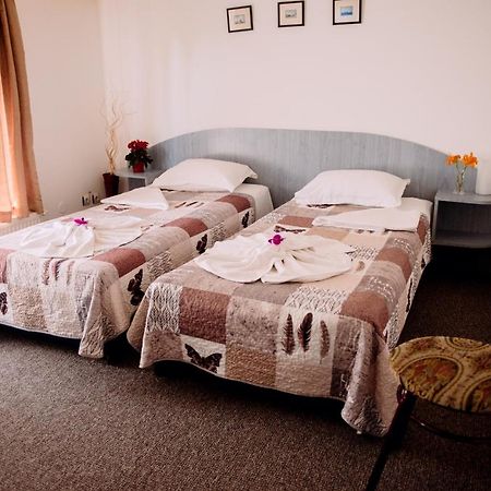 Casa Mica Guesthouse Bucureşti Ngoại thất bức ảnh
