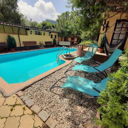 Casa Mica Guesthouse Bucureşti Ngoại thất bức ảnh