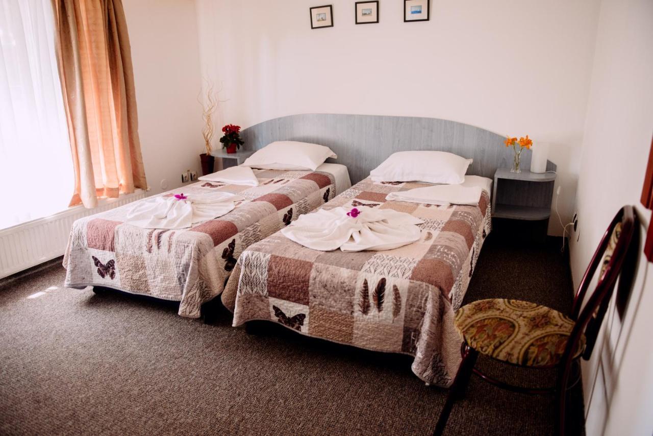 Casa Mica Guesthouse Bucureşti Ngoại thất bức ảnh