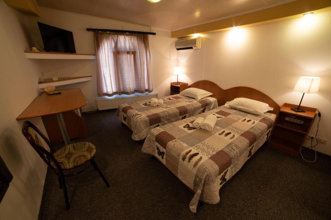 Casa Mica Guesthouse Bucureşti Ngoại thất bức ảnh