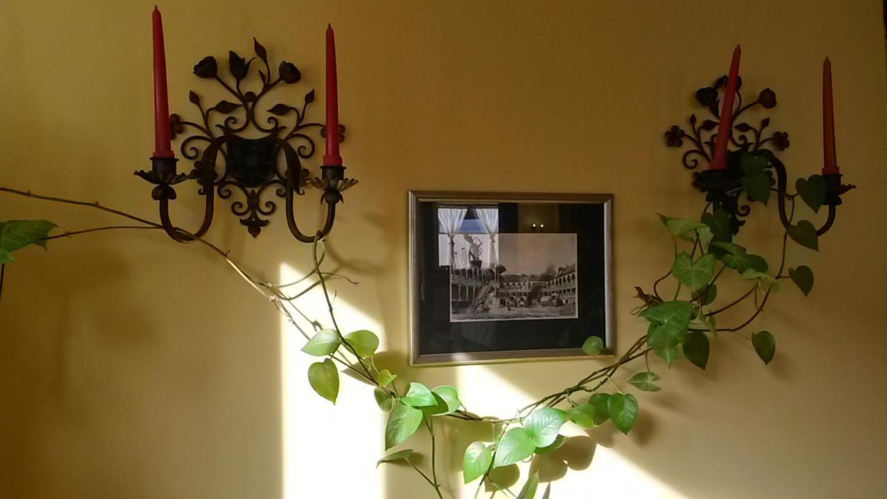 Casa Mica Guesthouse Bucureşti Ngoại thất bức ảnh