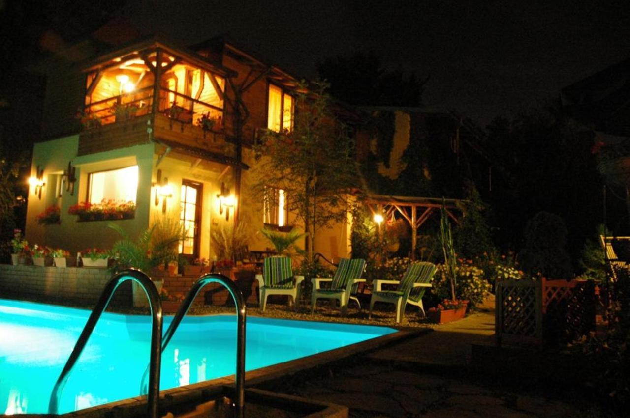 Casa Mica Guesthouse Bucureşti Ngoại thất bức ảnh