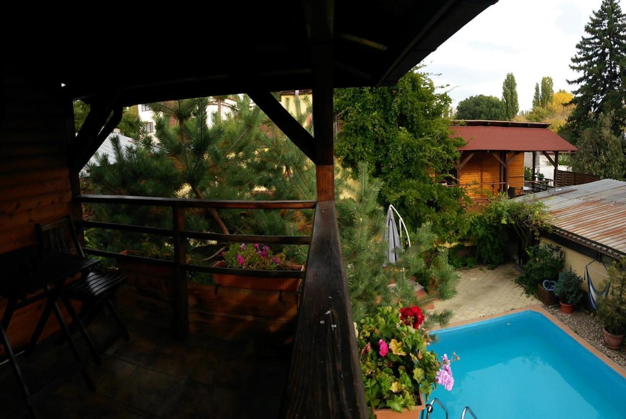 Casa Mica Guesthouse Bucureşti Ngoại thất bức ảnh