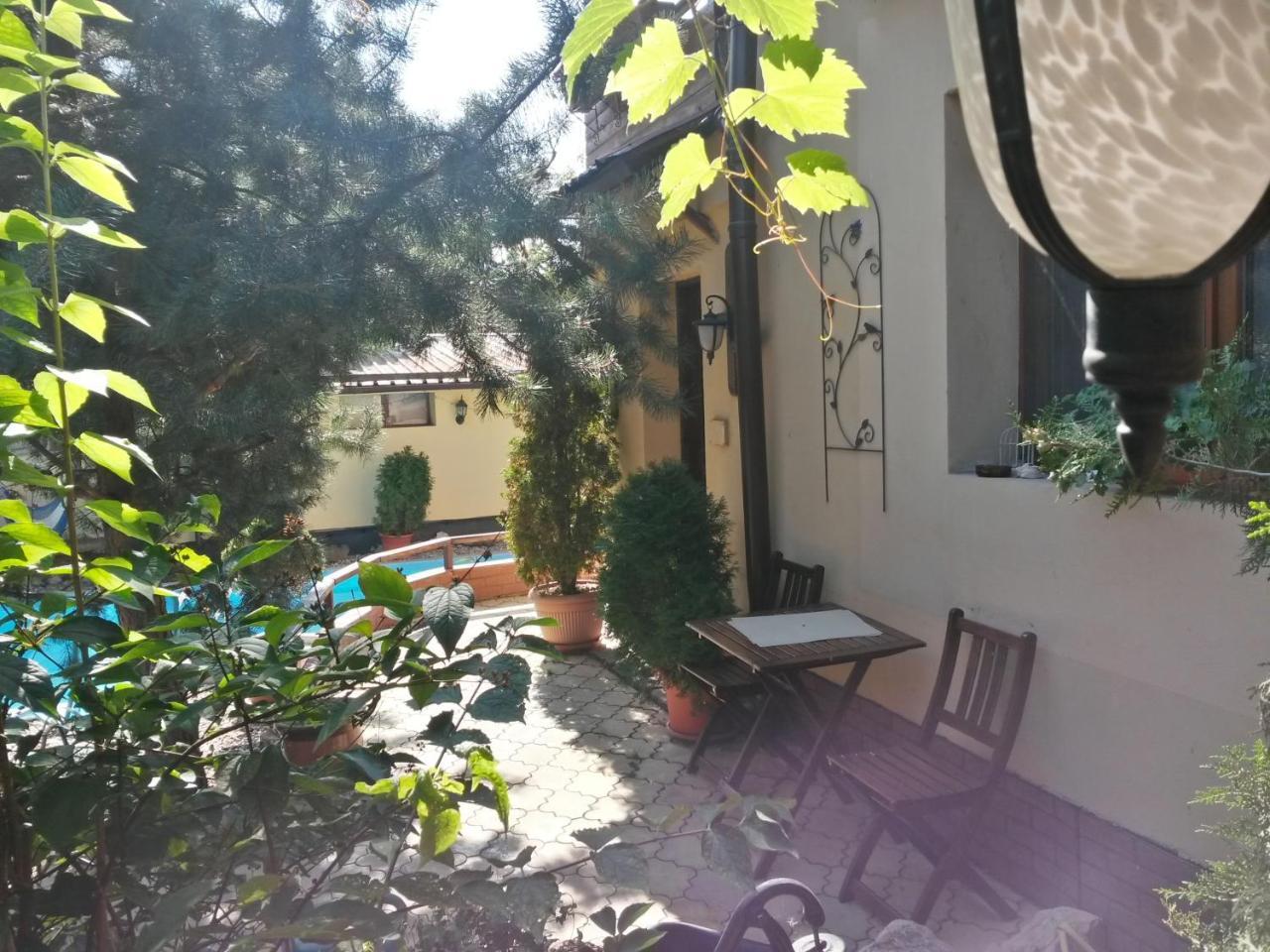 Casa Mica Guesthouse Bucureşti Ngoại thất bức ảnh