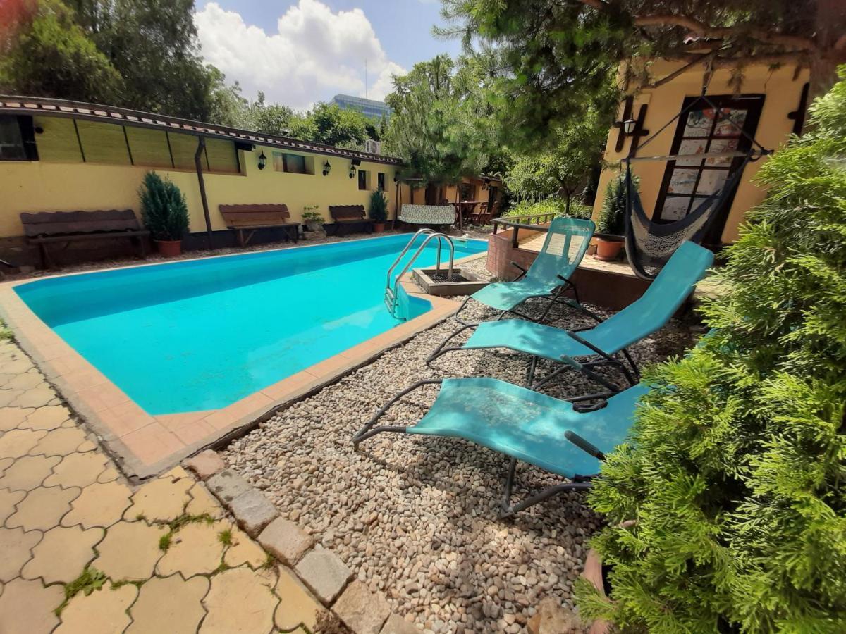 Casa Mica Guesthouse Bucureşti Ngoại thất bức ảnh