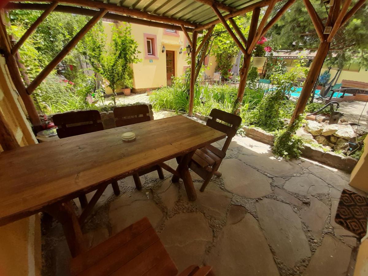 Casa Mica Guesthouse Bucureşti Ngoại thất bức ảnh
